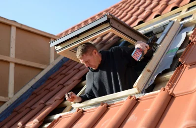 Pose de fenêtres de toit Velux à Chaleins
